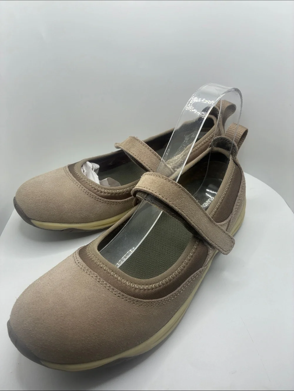 LANDS END WOMANS TAN MARY JANE STYLE SHOES / SIZE 6B SUEDE LEATHER/ STITCH DESIG